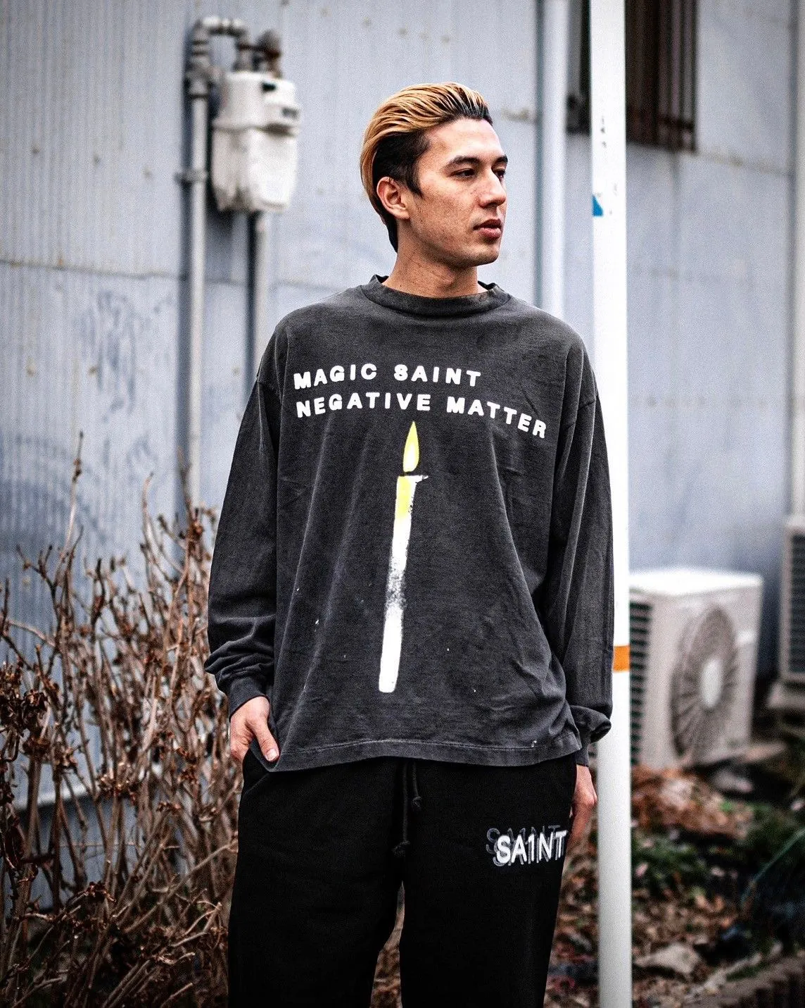 SAINT Mxxxxxx CANDLE LS TEE/BLK Slogan candle distressed long-sleeved TEE with angel short sleeves on the back. Washed black S-XL. Same as the original. Cylindrical side seam OE yarn fabric. Garment dyeing. Faded by heavy washing. Faded by plaster on bust. Correct alignment. Original consistent main mark/wash mark/cherub anti-counterfeiting mark. Original level printing restoration.